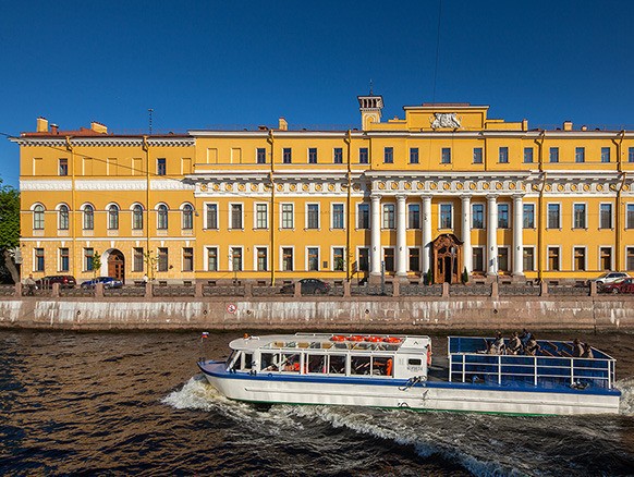 Giro in battello a San Pietroburgo, mini crociera sui canali - Incoming Russia tour operator 