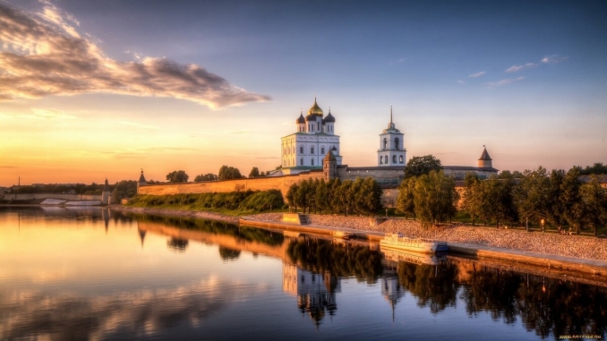 Tour Russia in bicicletta San Pietroburgo – Pushkinskie Gori – Izborsk – Pskov - In Russia con Max