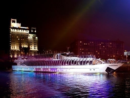 A boat tour along the Moskva River in Moscow - Radisson Royal Flotilla - In Russia with Max